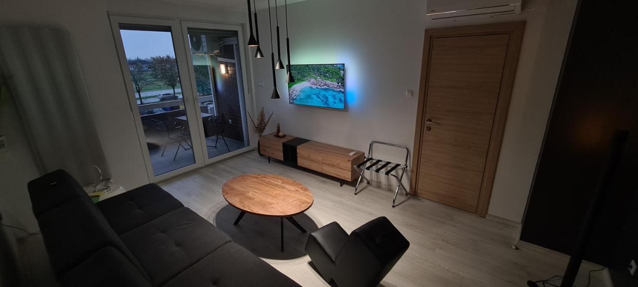 Apartment Sand - Entry With Pin 0 - 24H, Luxury Massage Chair Free Cancellation 24 Hours Before Check In Slavonski Brod Extérieur photo