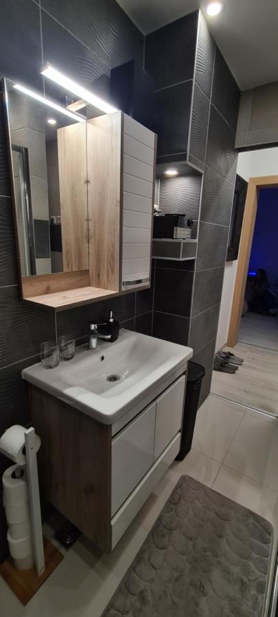 Apartment Sand - Entry With Pin 0 - 24H, Luxury Massage Chair Free Cancellation 24 Hours Before Check In Slavonski Brod Extérieur photo